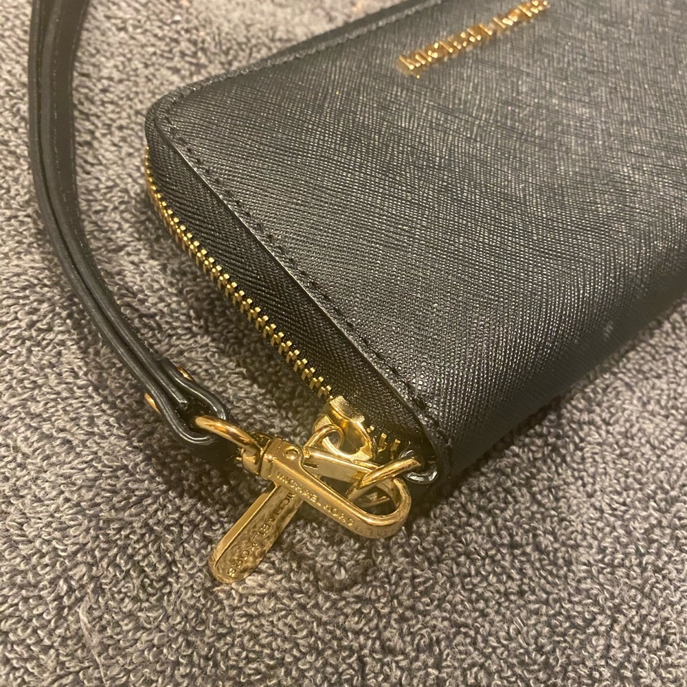 Michael Kors Wristlet - Picture 2 of 5